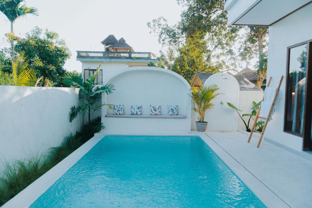 Villa Gading - Three-Bedroom Villa