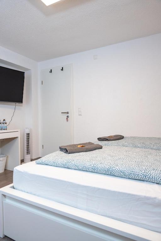 #3 bequemes Zimmer mit Pool und Garten - 1