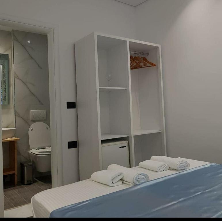 Luxury Villa Alisja Sarande with Private Beach - Chambre Double De Luxe Avec Fenêtre