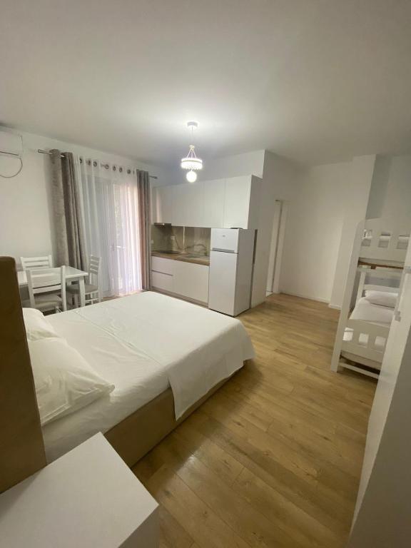 Borsh apartments - Image 2
