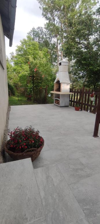 Vonkajšia záhrada v ubytovaní River house Golac
