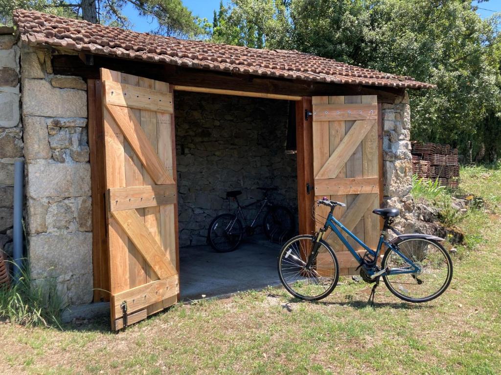 Jízda na kole v ubytování Mas de la Giralde - B&B nebo okolí