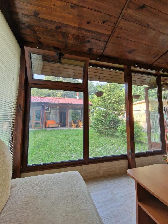 Postel nebo postele na pokoji v ubytování Rebeka Guest House