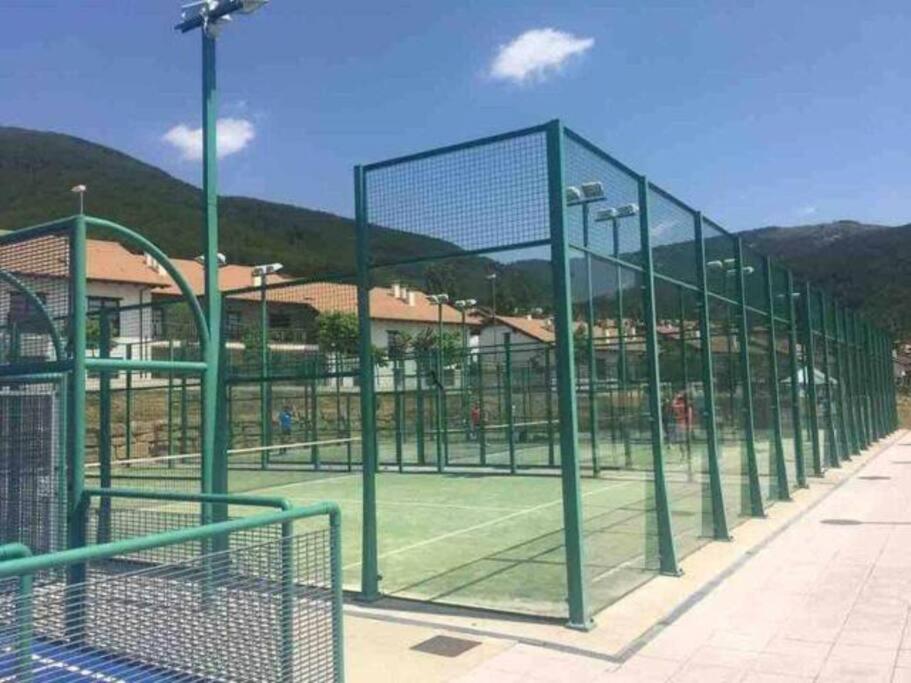 Tenis a/nebo squash v ubytování Un encanto de dúplex nebo okolí