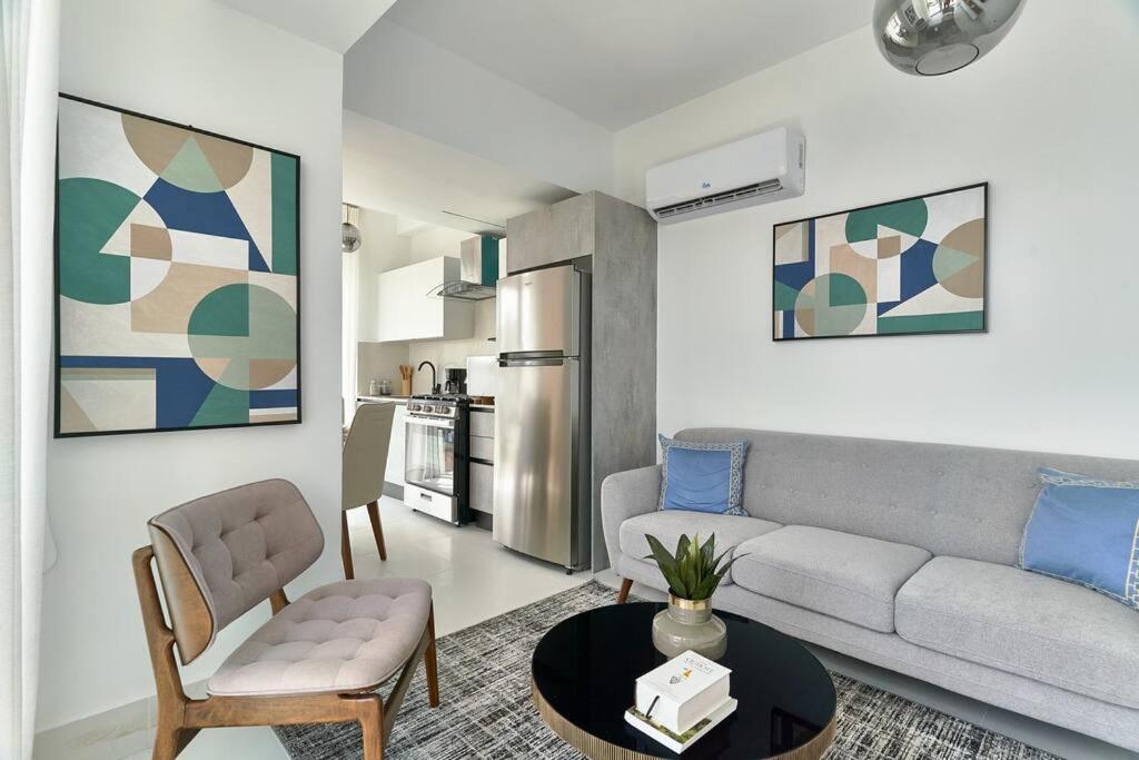 Apartment 10Th Floor in Luxury Tower Piantini W/ Pool in Piantini