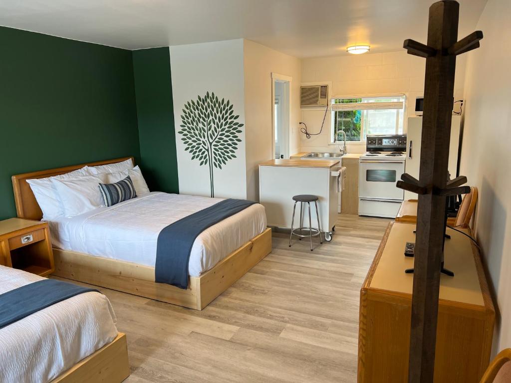 Gallery image of Kit Wat Motel & Marina in Sauble Beach