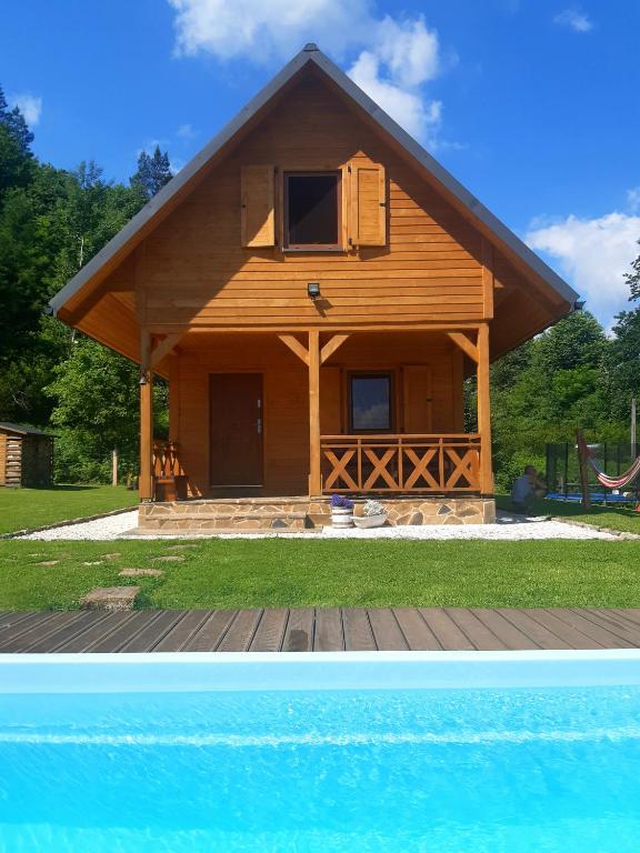 Domek Skowronek z basenem, Lesko – Updated 2023 Prices