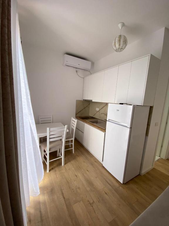 Borsh apartments - Image 4