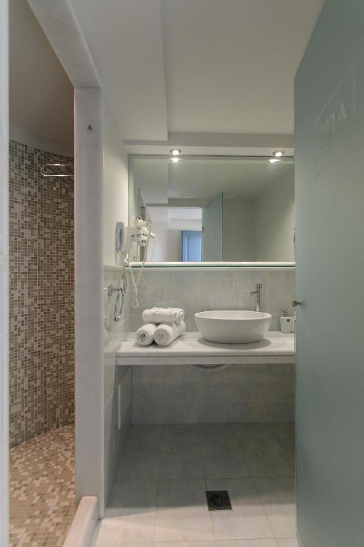 Iria Beach Art Hotel - 16