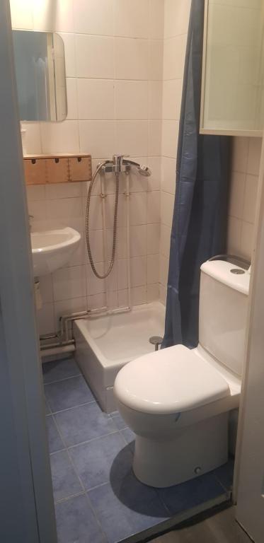 Kúpeľňa v ubytovaní Studio très bien placé