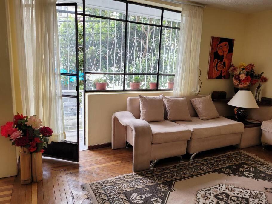 Beautiful & Elegant 3 Bedroom Apt Downtown Quito, Quito (updated prices