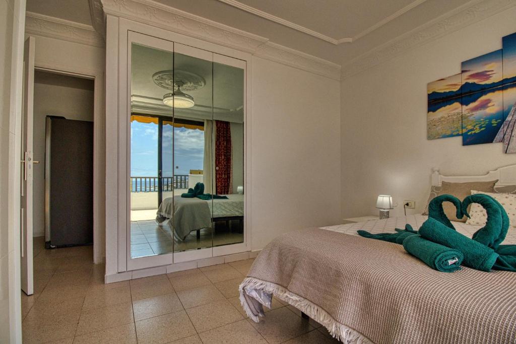 Posteľ alebo postele v izbe v ubytovaní Penthouse Sea View Jacuzzy terrace & pool