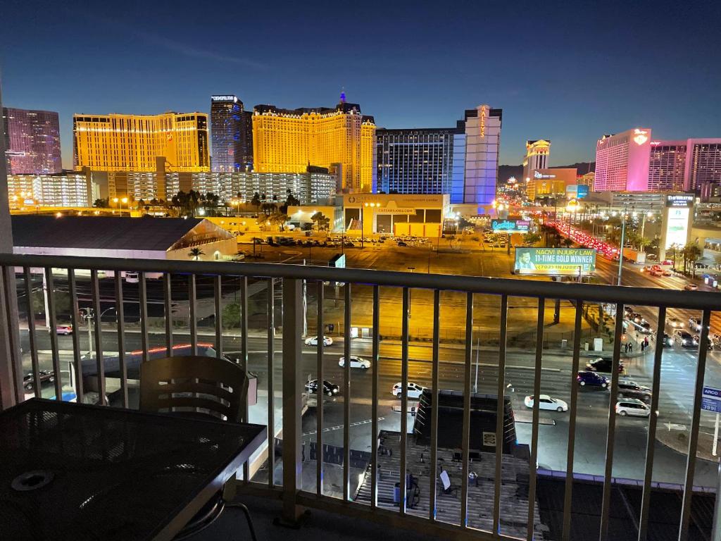 The Platinum Hotel & Spa Strip View Suite, Las Vegas, NV - Booking.com