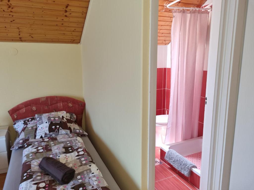 Lilian apartmanház - Triple Room With Balcony