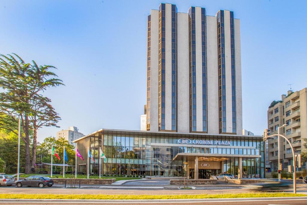 Crowne Plaza Porto by IHG - Housity