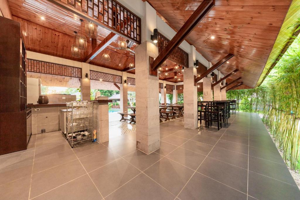 Emerald Garden Retreat - 1