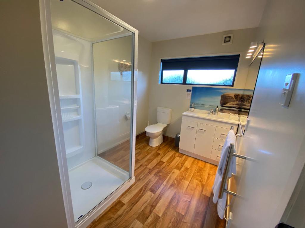 Koupelna v ubytování Commodore Motel