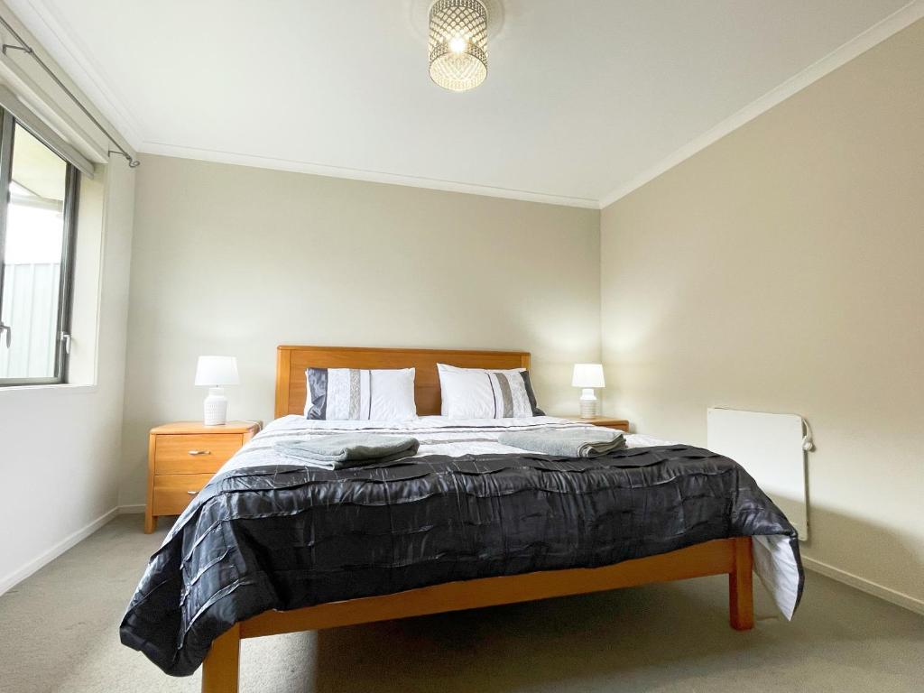 Walking distance to Rototuna Shopping Centre - Resim 21