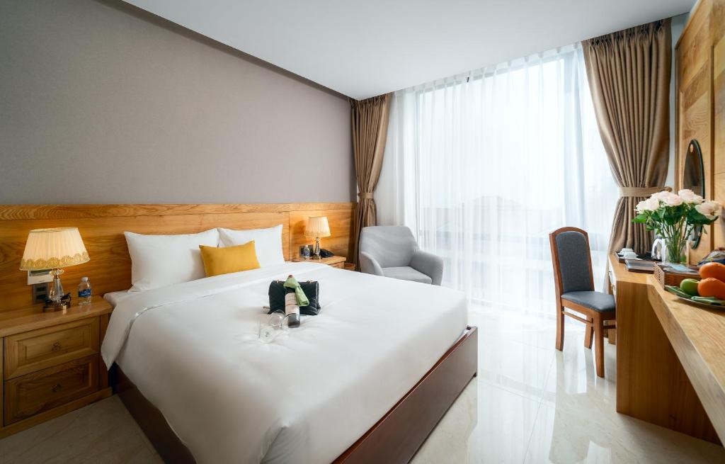 Phòng Thông Nhau Qua Cửa Nối