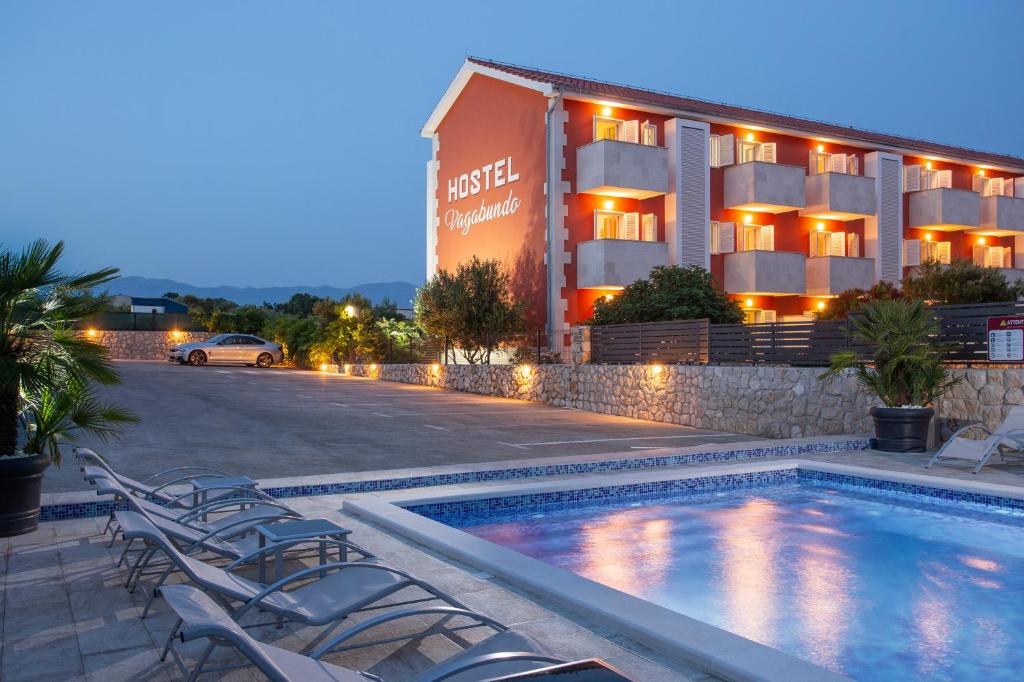 Bazen u objektu Hostel & Rooms Vagabundo ili u blizini