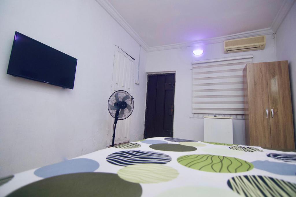 Oasis Villa, Gbagada - Deluxe Double Room (2 Adultos + 1 Niño)