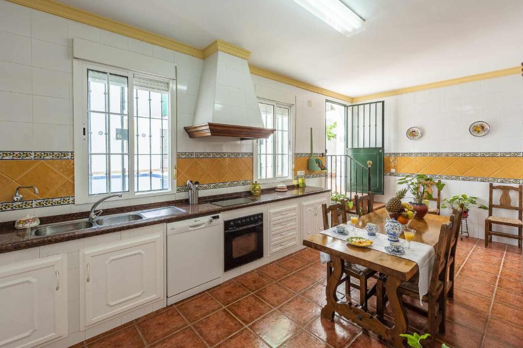 Kuchyň nebo kuchyňský kout v ubytování Casa Rural Berraquero