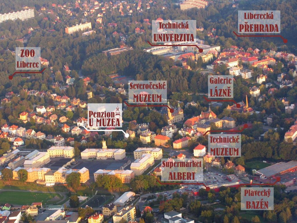 Nespecifikovaný výhled na destinaci Liberec nebo výhled na město při pohledu z penzionu