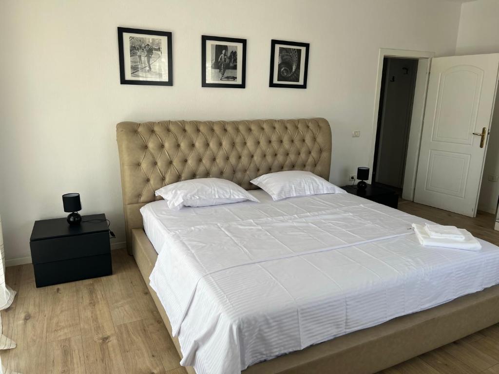 Postel nebo postele na pokoji v ubytování Urban Comfort Oasis