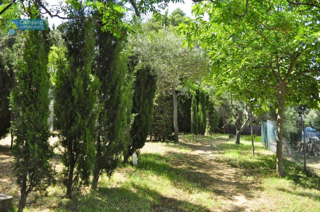 Vonkajšia záhrada v ubytovaní Camping Ampurdanes