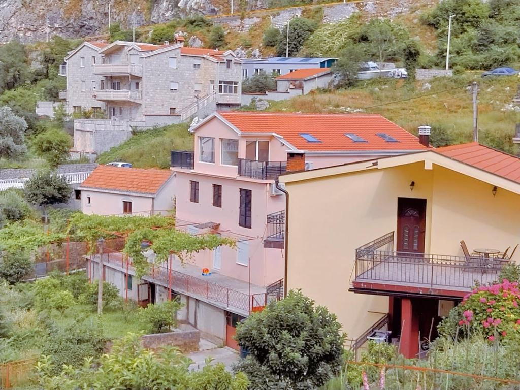 Budova, kde se apartmán nachází