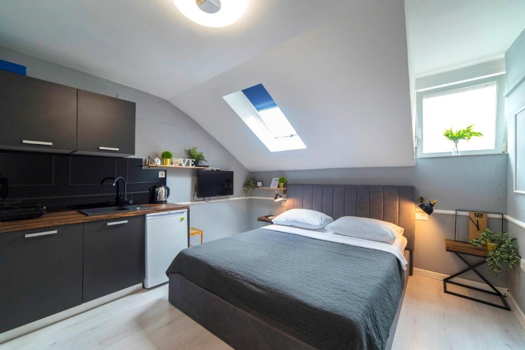 Manuela Studio Apartments, 4th floor, no elevator, Zagreb (updated
