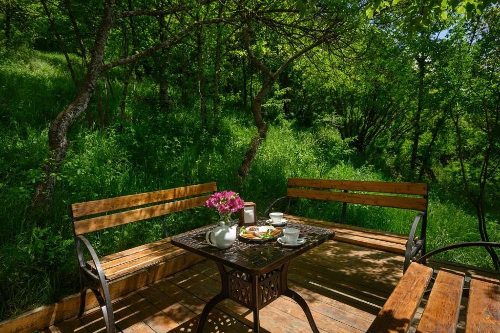 Zahrada ubytování Aurora Resort, Tsaghkadzor