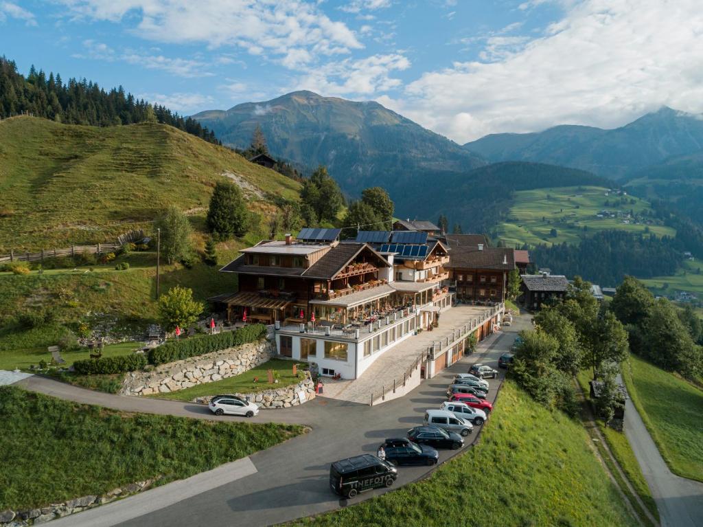 Letecký snímek ubytování Alpenhotel Wanderniki
