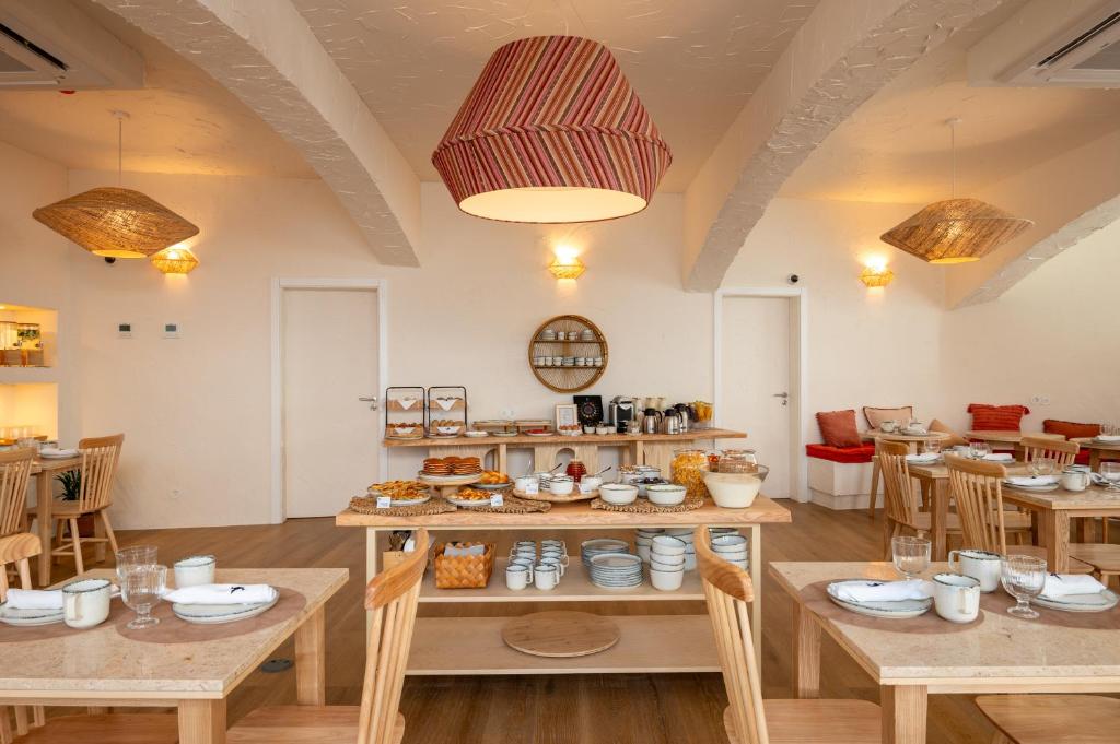 Eten bij of ergens in de buurt van het hotel

