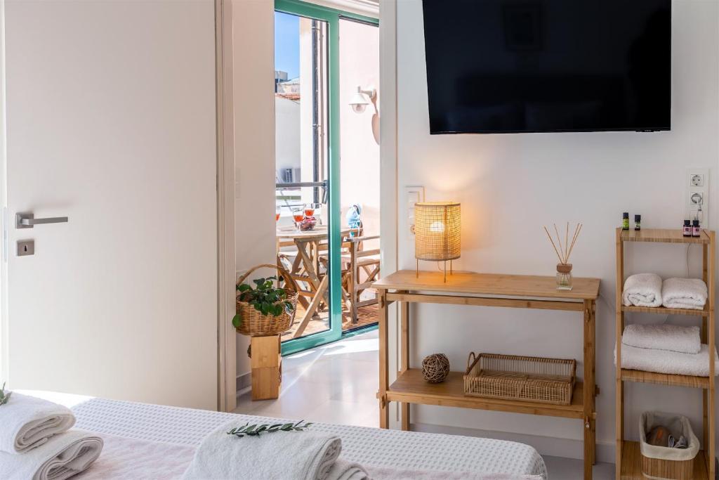 Łóżko lub łóżka w pokoju w obiekcie Theseus Zen Luxury Suite - Natural Living