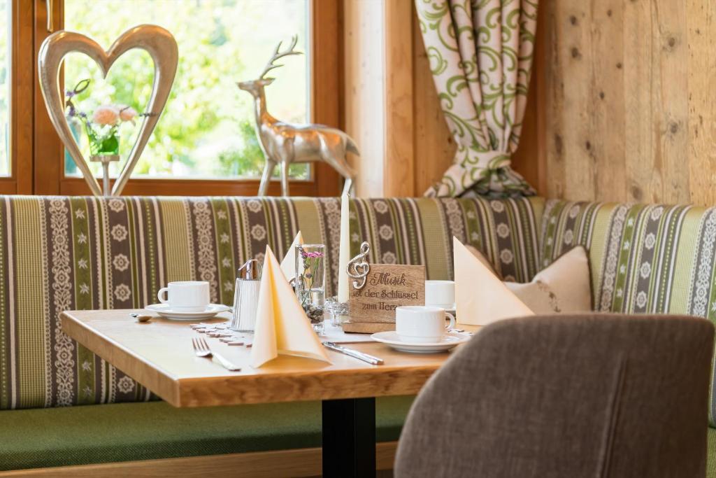 Posezení v ubytování Alpenhotel Wanderniki