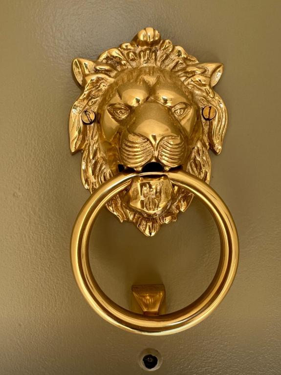 Brass Lion Door Knocker (M2) 201 Brass Lion Door Knocker (M2) 201