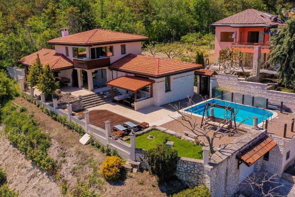 Villa Cook with Sea View - Heated Pool - at Balchik