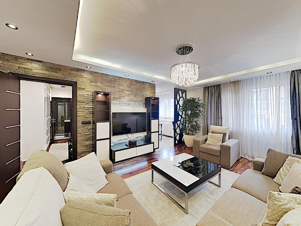 Телевизор и/или развлекательный центр в ETNOGRAF