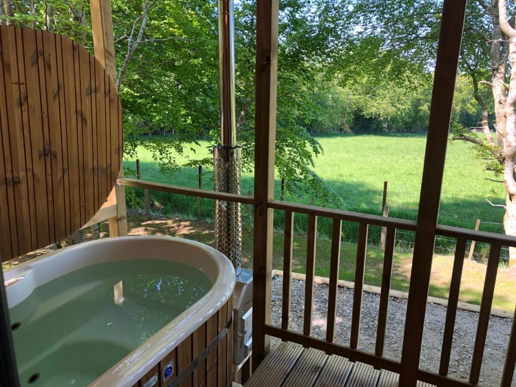 Fotografie z fotogalerie ubytování Breckland Lodge 3 with Hot Tub v destinaci Belladrum