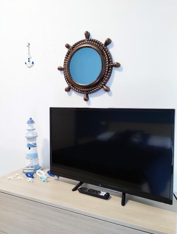 TV a/nebo společenská místnost v ubytování Noi e il Mare