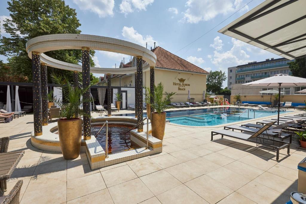 Bazén v ubytovaní Hotel Aurum alebo v jeho blízkosti