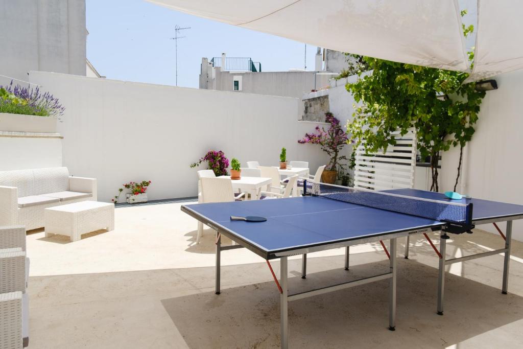 Stolní tenis v ubytování Welcome Ostuni b&b nebo okolí