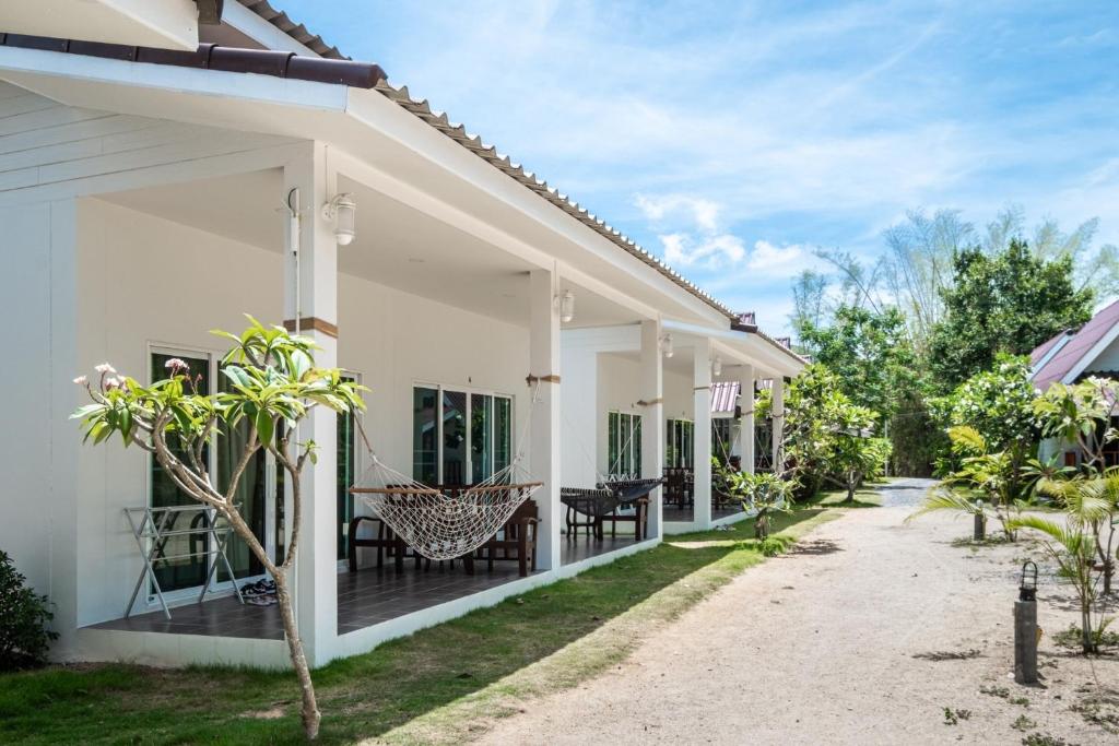 All At Sea Beach Resort - 1