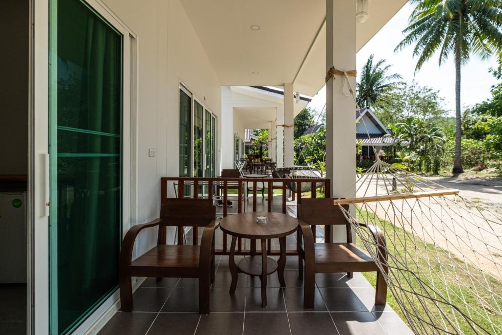 All At Sea Beach Resort - 4