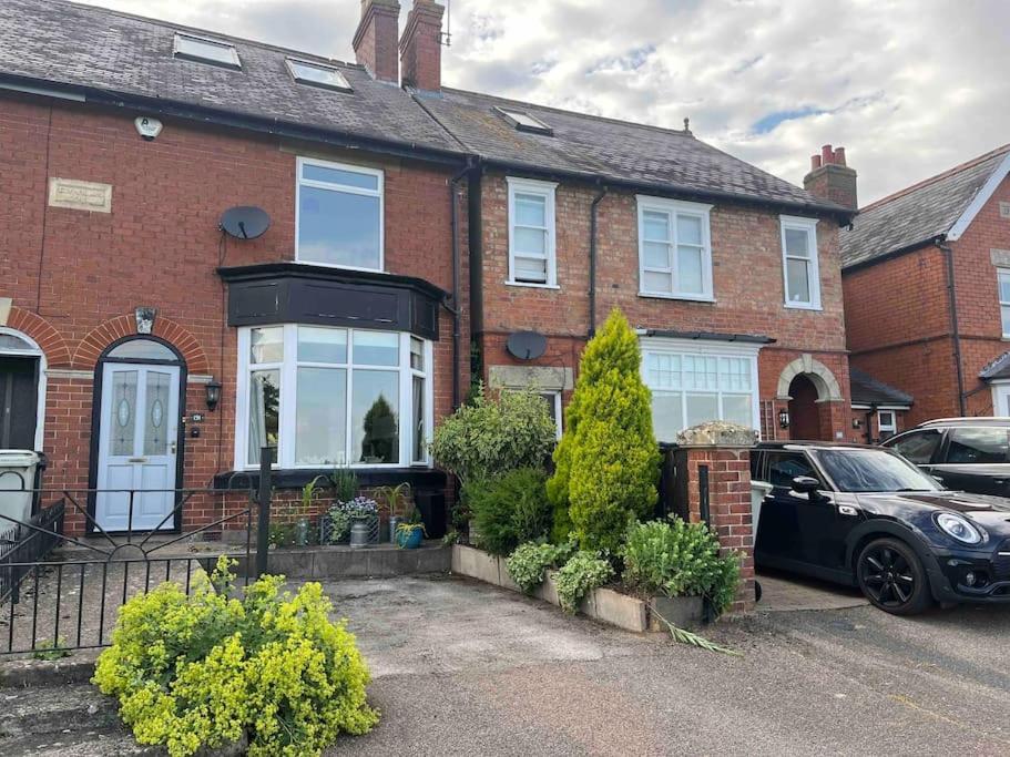 Field View, Oakham (updated prices 2024)