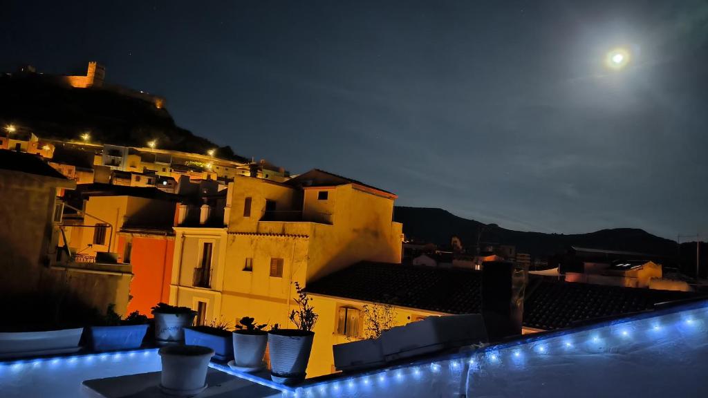 Casa Congiu a Bosa - Accogliente B&B con Vista Panoramica