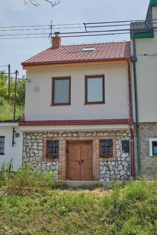 Budova, kde se prázdninový dům nachází
