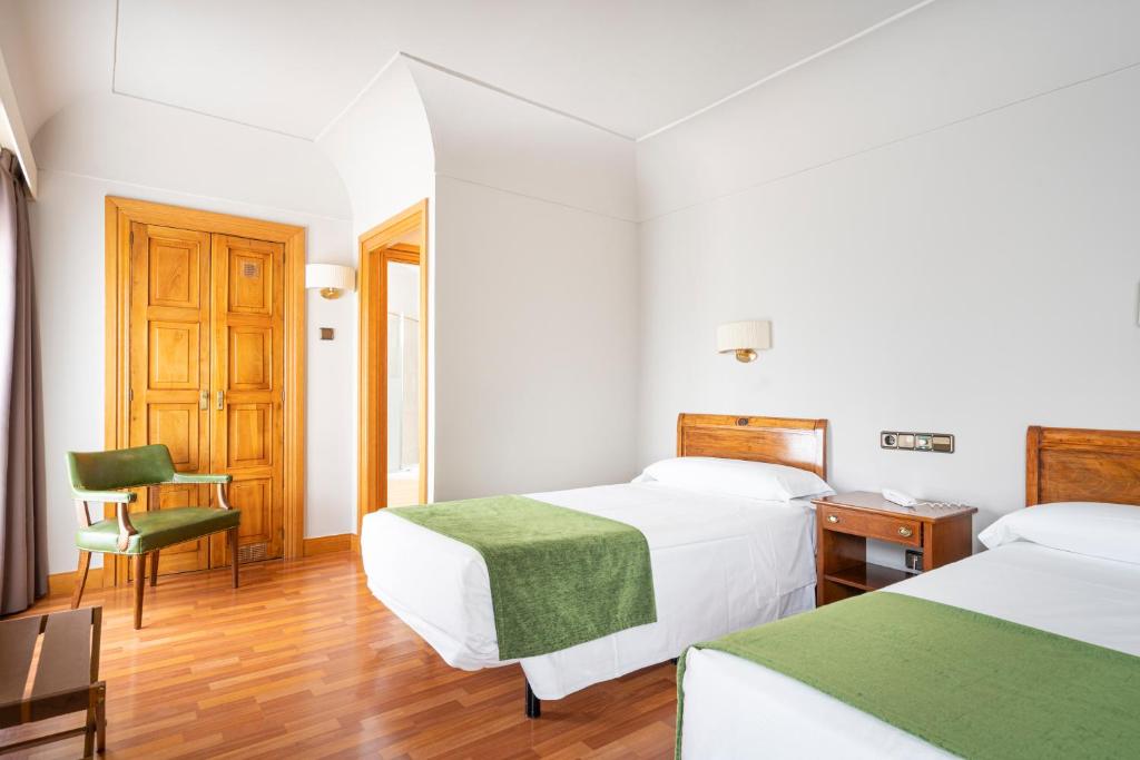 Hotel Hernán Cortés - 17