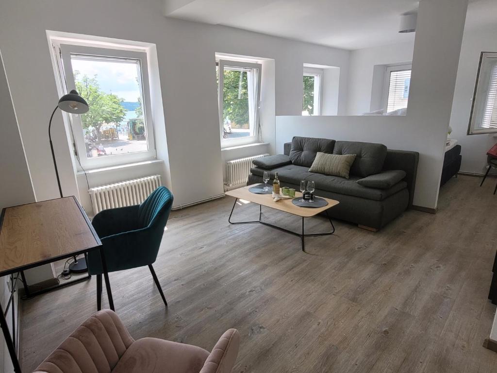 Posezení v ubytování City-Apartments direkt am See - SEEBLICK!